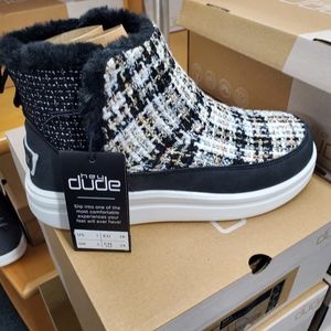 HEY DUDE MEL BOUCLE BOOTS